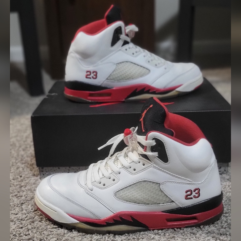 Jordan 5 Retro 'Fire red Black Tongue' (2013)